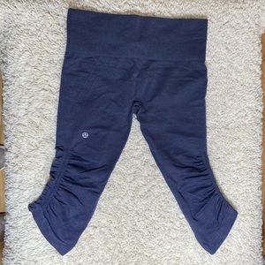 lululemon ruched high rise in the flow cropped leggings size 6